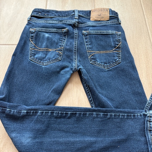 Two pairs of Hollister Skinny Jeans in Denim Blue and Charcoal Gray  SZ 26x28 - Picture 2 of 15
